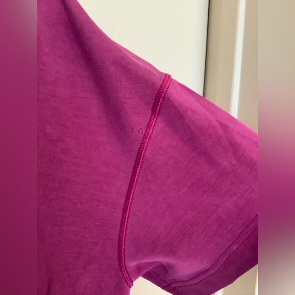 Lululemon Softstreme Gathered T-Shirt
Magenta Purple Size 10 - Picture 7 of 8